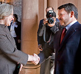 President Tilghman greets King Abdullah