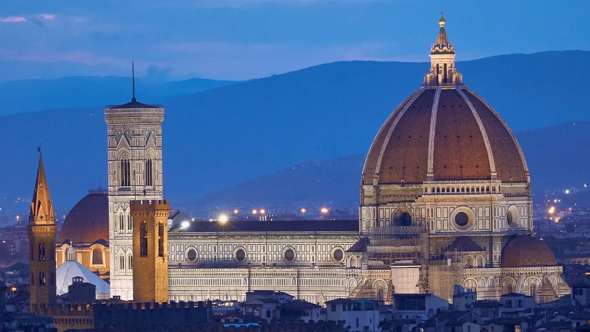 Santa Maria del Fiore in Florence at twilight