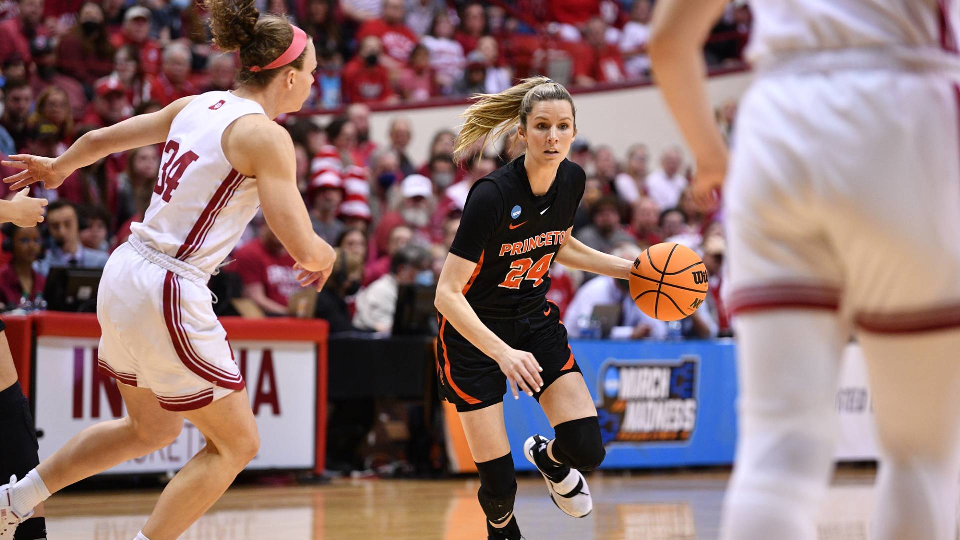 Julia Cunningham dribbling a basketball