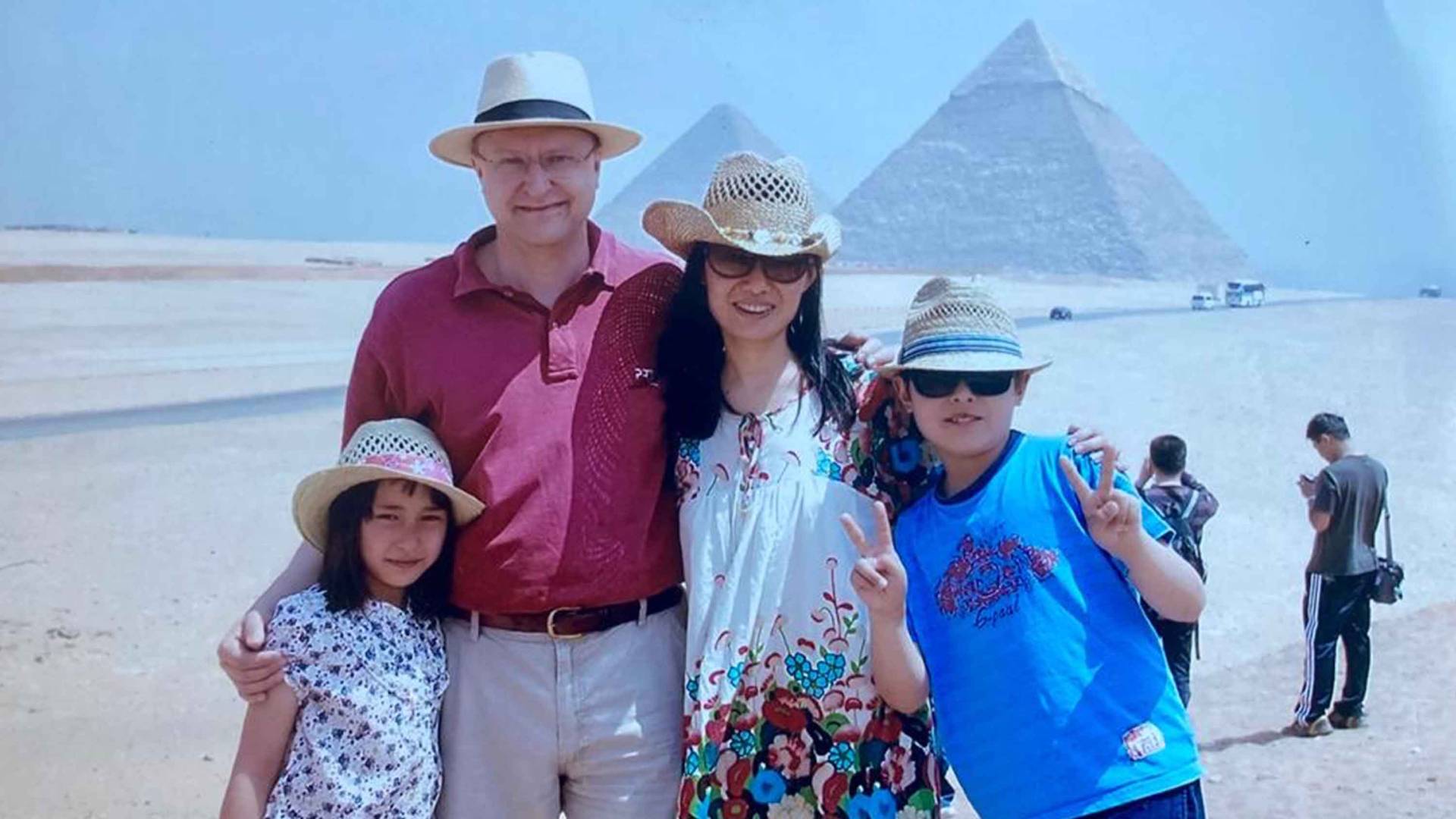 Old photo of Elisabeth Rülke with family.