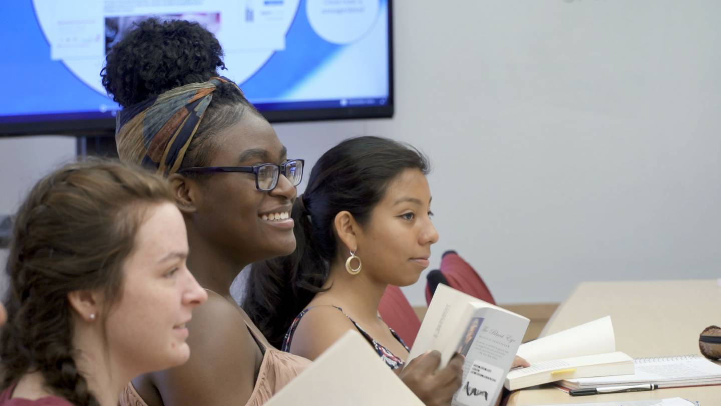 Students participating in "Ways of Knowing" FSI class