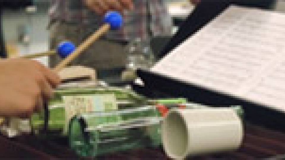 Sō Percussion bottles and mug