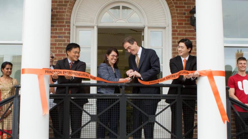 eHub ribbon cutting ceremony