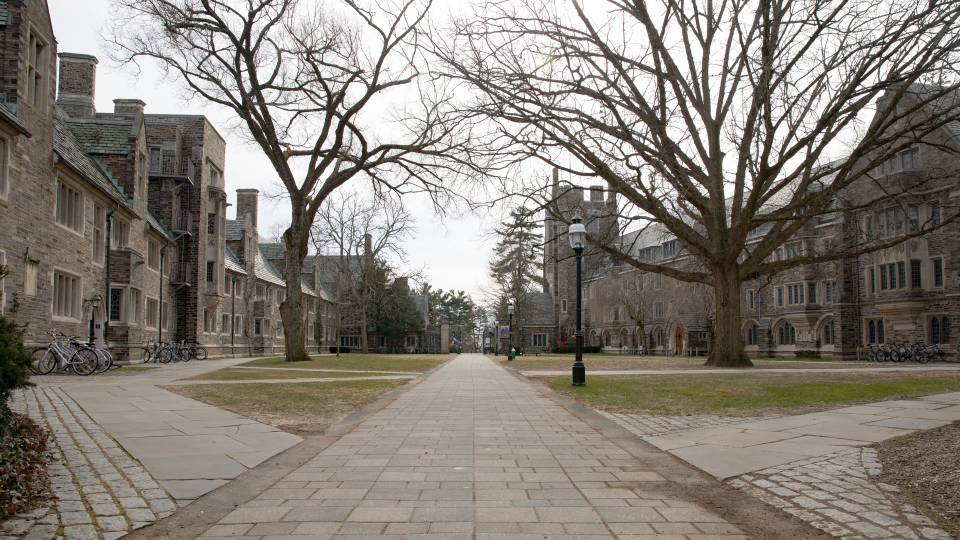 Courtyard between Laughlin, 1901, Foulke and Henry Hall