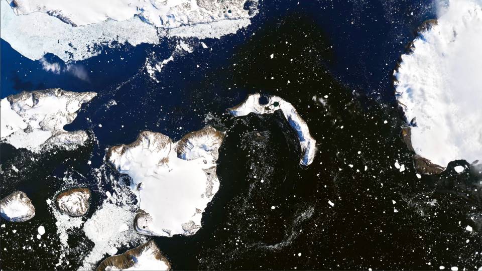 animation showing fast ice melt on Eagle Island