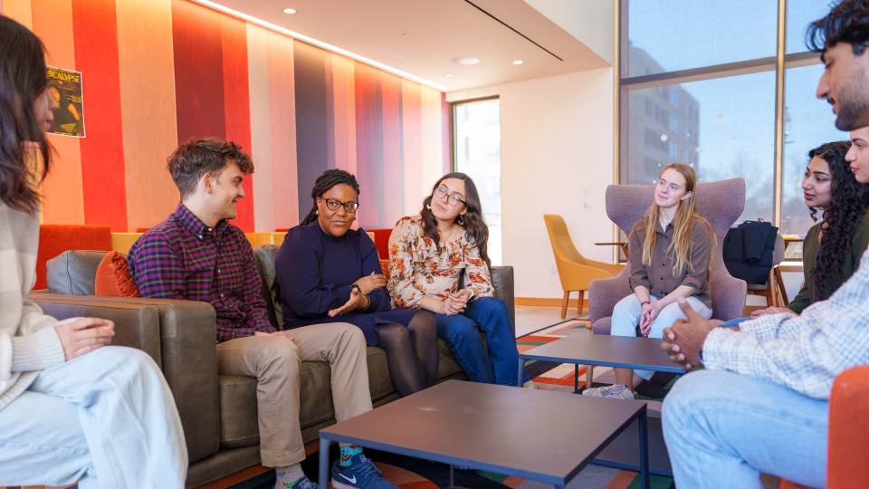 Mellisa Thompson meets with students who are residential college advisers