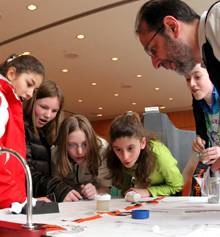 Bob Cava demonstrates superconductance