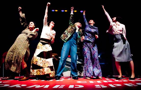 Heidi and friends sing "Respect"