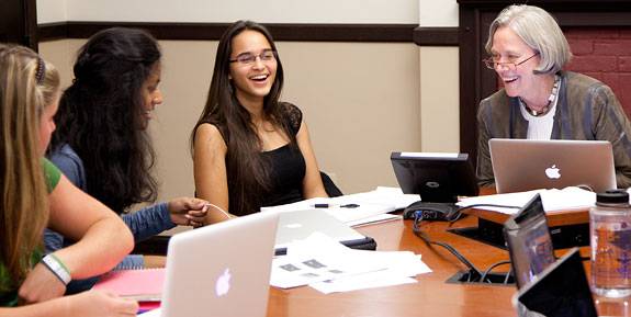 Women at Pton Fri SMT