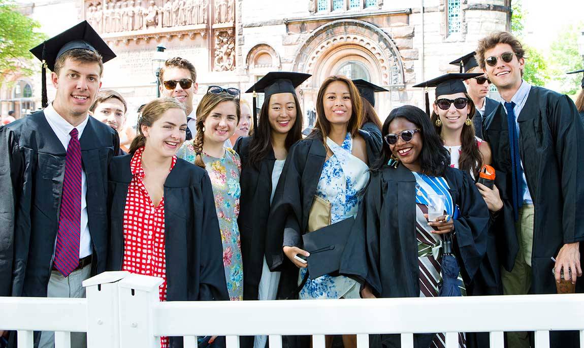 Baccalaureate 2015 seniors in front of Alexander Hall