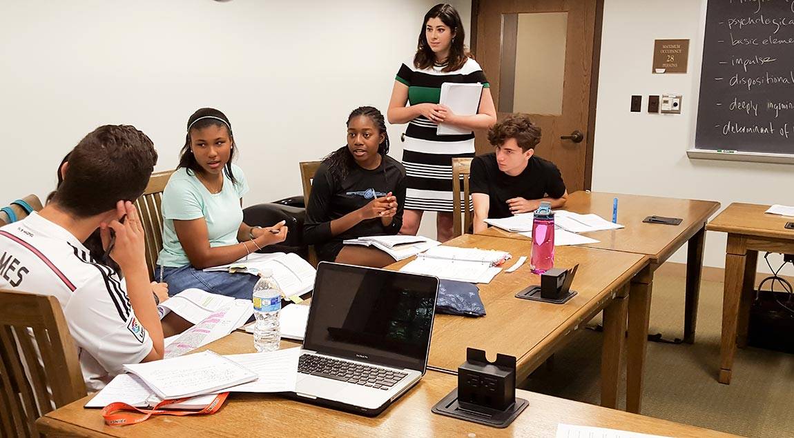 Freshman Scholars Institute (FSI) in classroom