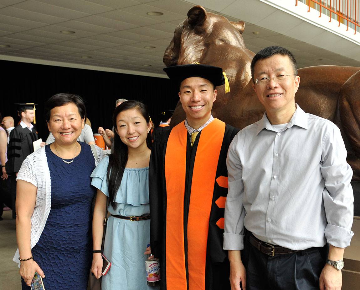 Hooding_family