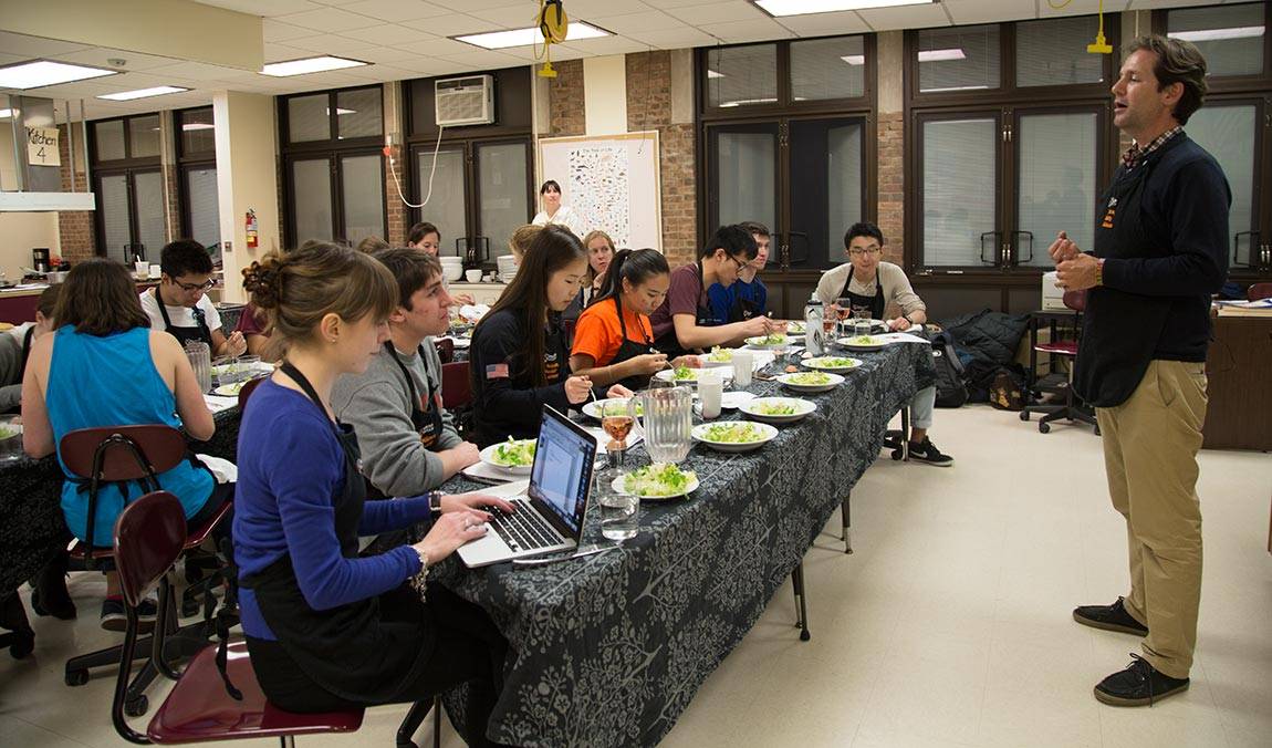 Freshman Seminar Science, Society and Dinner with Kelly Caylor and class