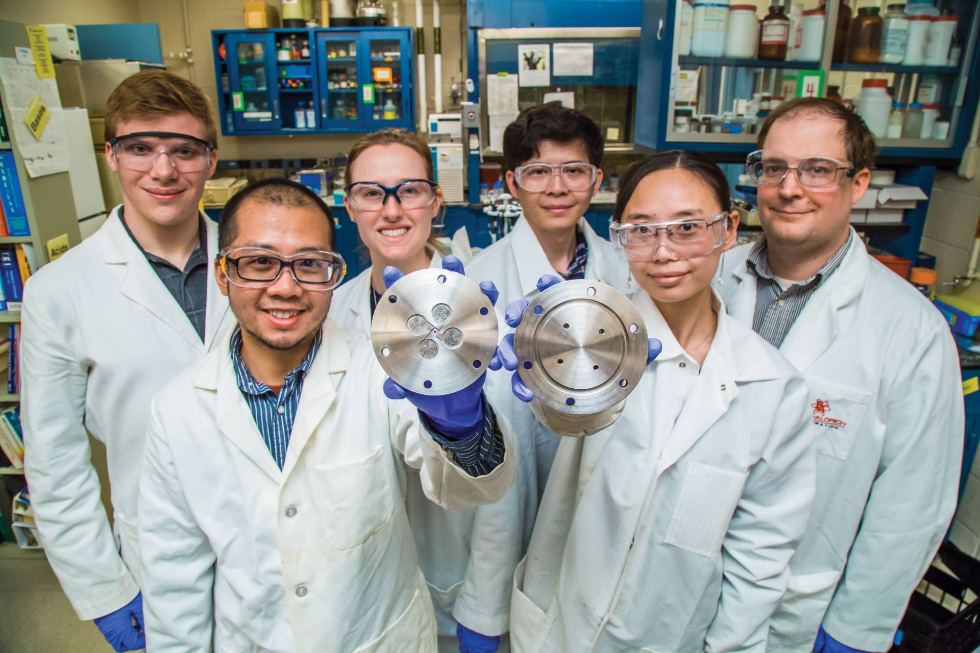Researchers in the lab of Robert Prud’homme
