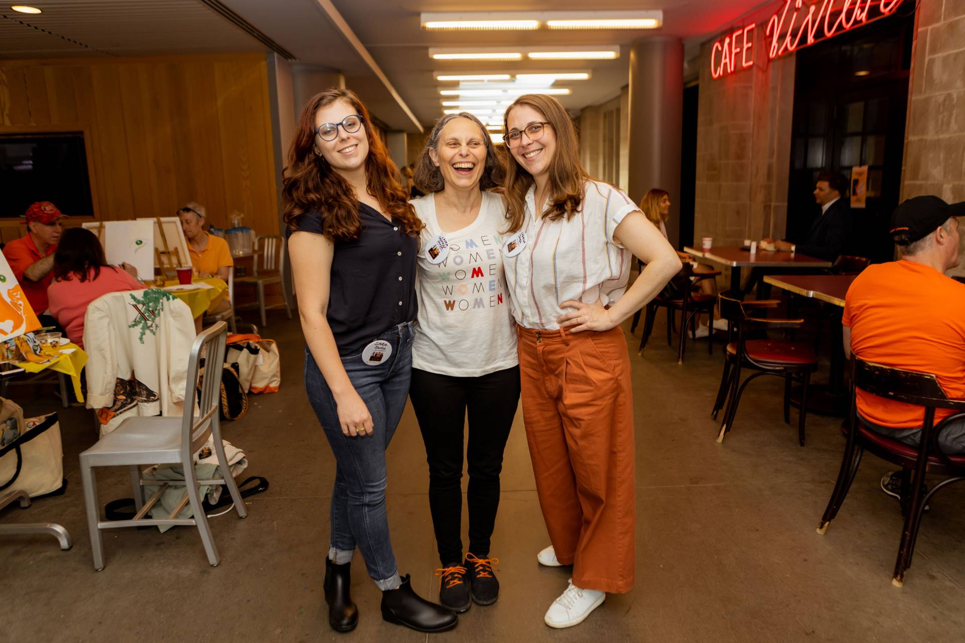 Laura Janda with her 2 daughters