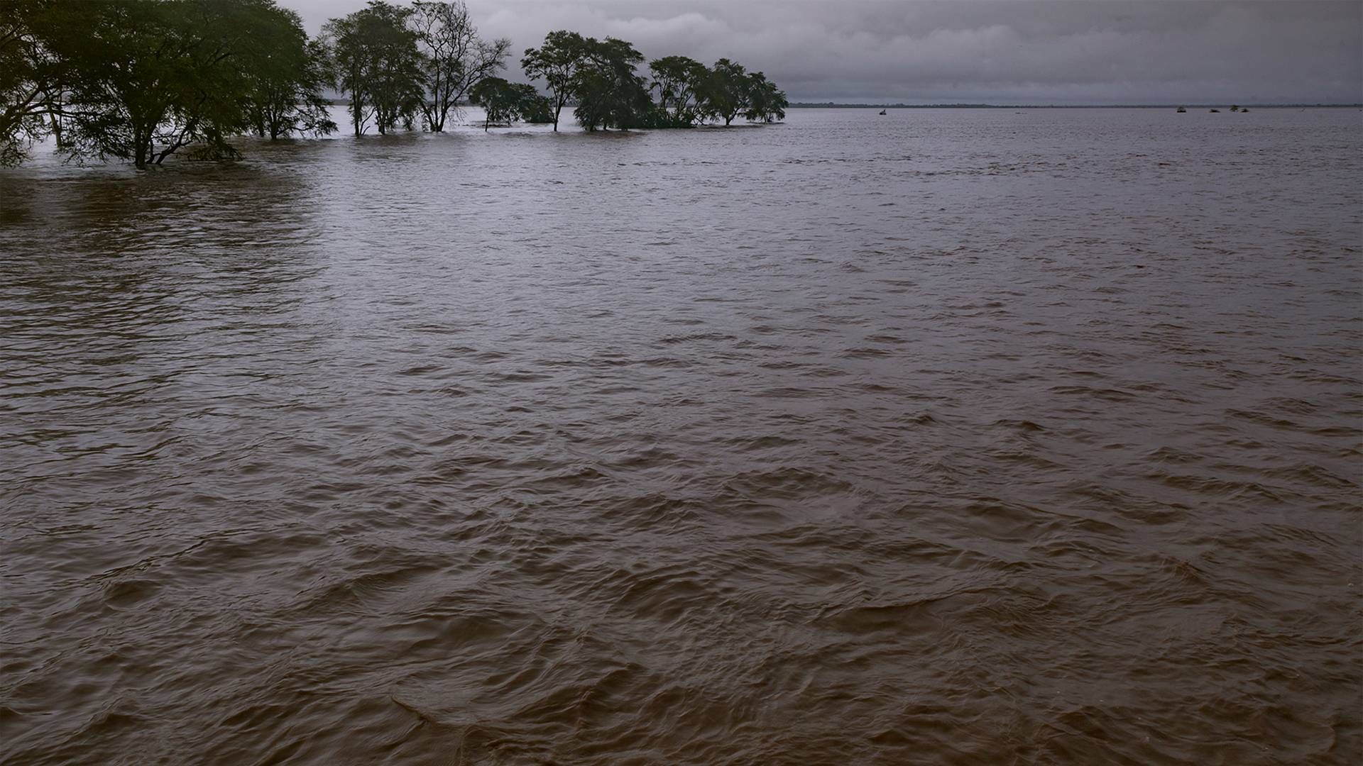 The same location over 48 hours as the flood rolled in